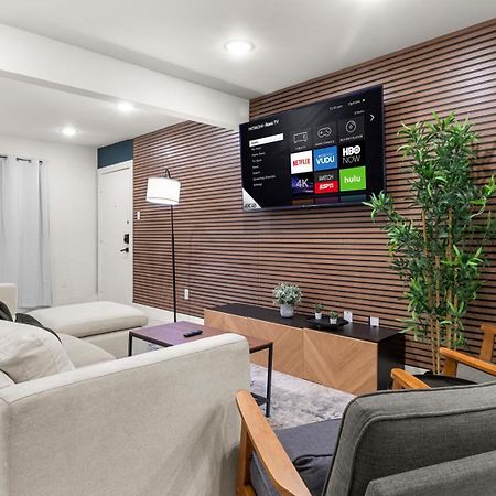 Stylish 2 Bed 1 Mile To Downtown Free Parking Villa Далас Екстериор снимка