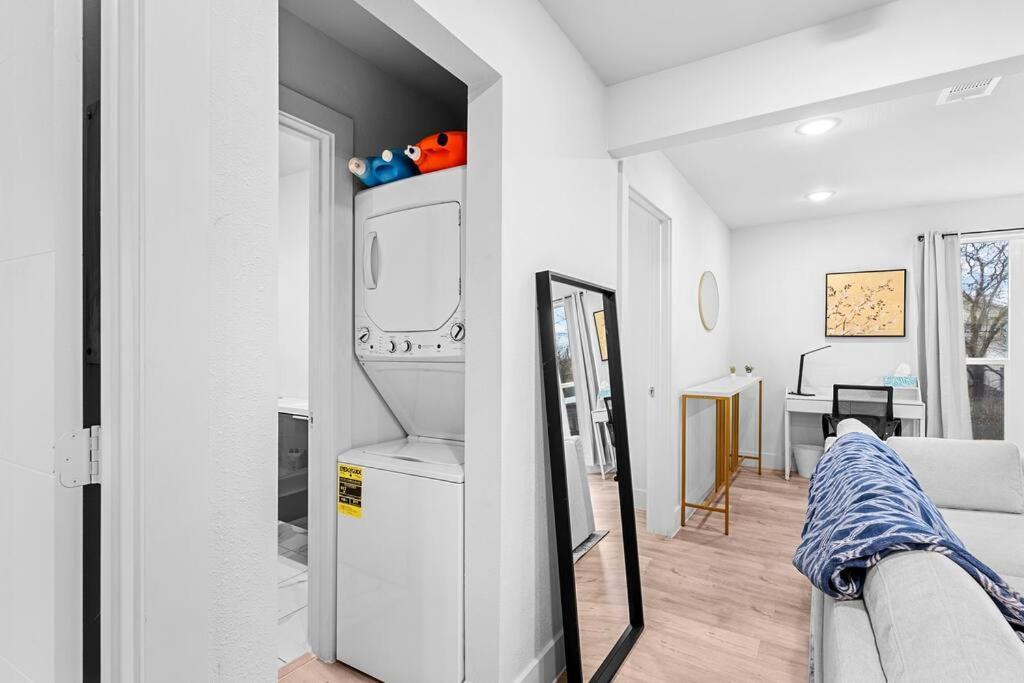 Stylish 2 Bed 1 Mile To Downtown Free Parking Villa Далас Екстериор снимка